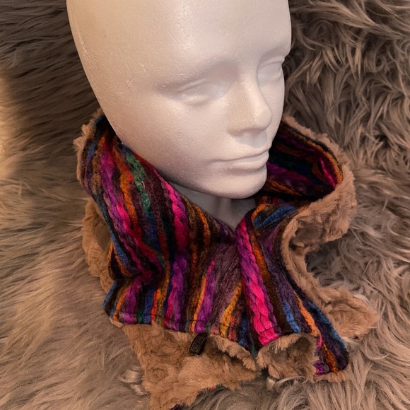 Bloomingdale's Accessories - NWOT Minky Boho Knit Neck Warmer Taupe & Multicolor Yarn Striping